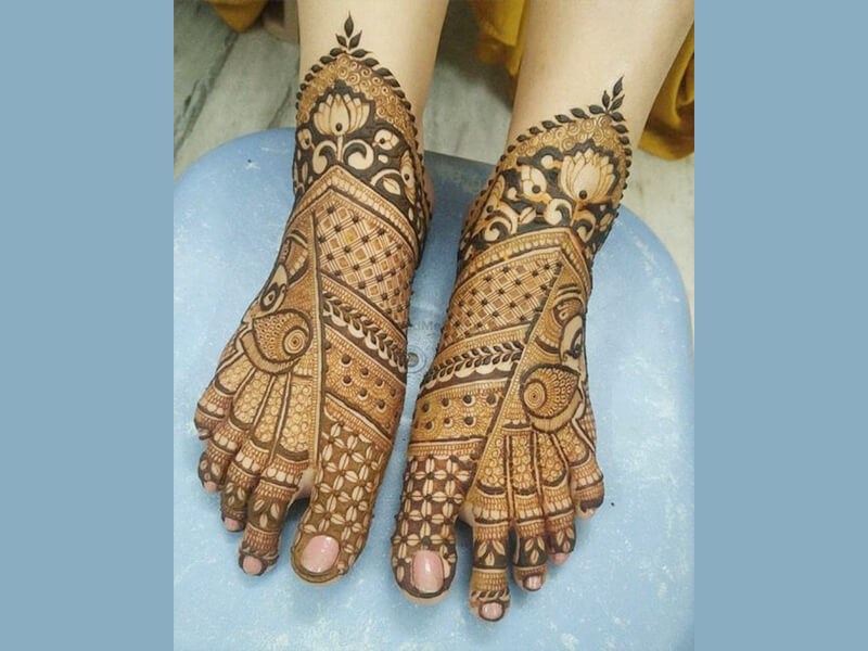 Indo- Arabic Mehndi Design for Feet