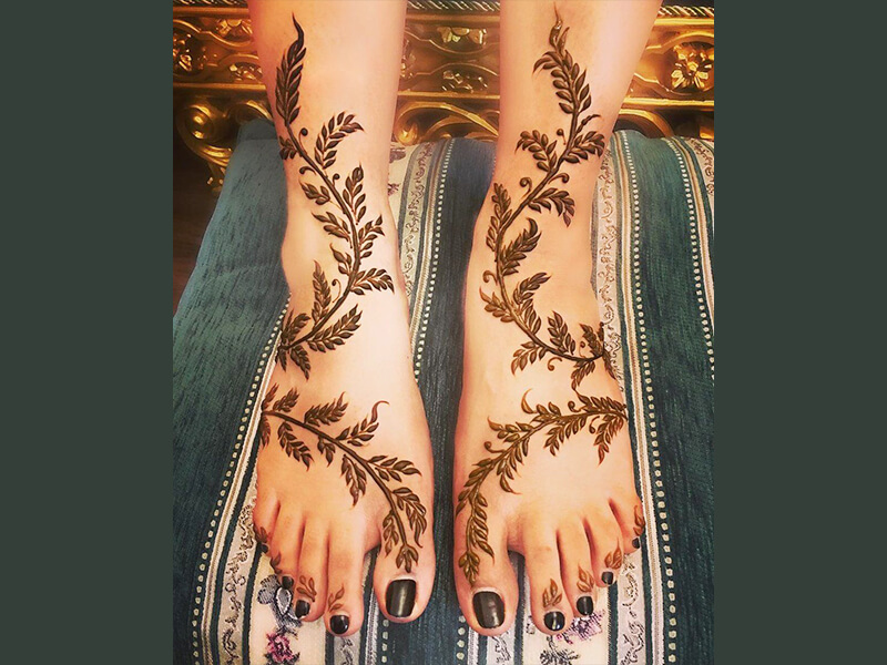 Western Mehndi Designs for Feet