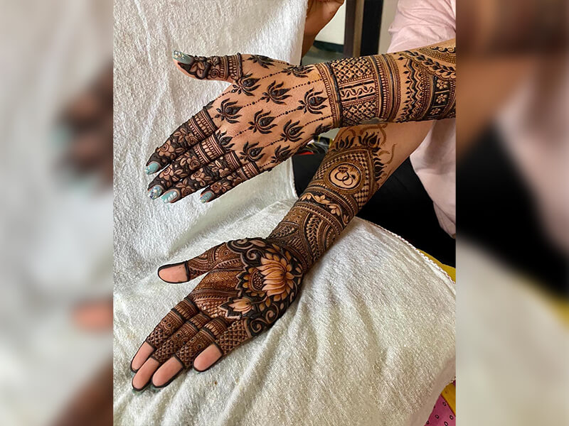 Latest Bridal Mehndi Designs for Back Hand ब्राइडल बैक हैंड मेहंदी डिजाइन